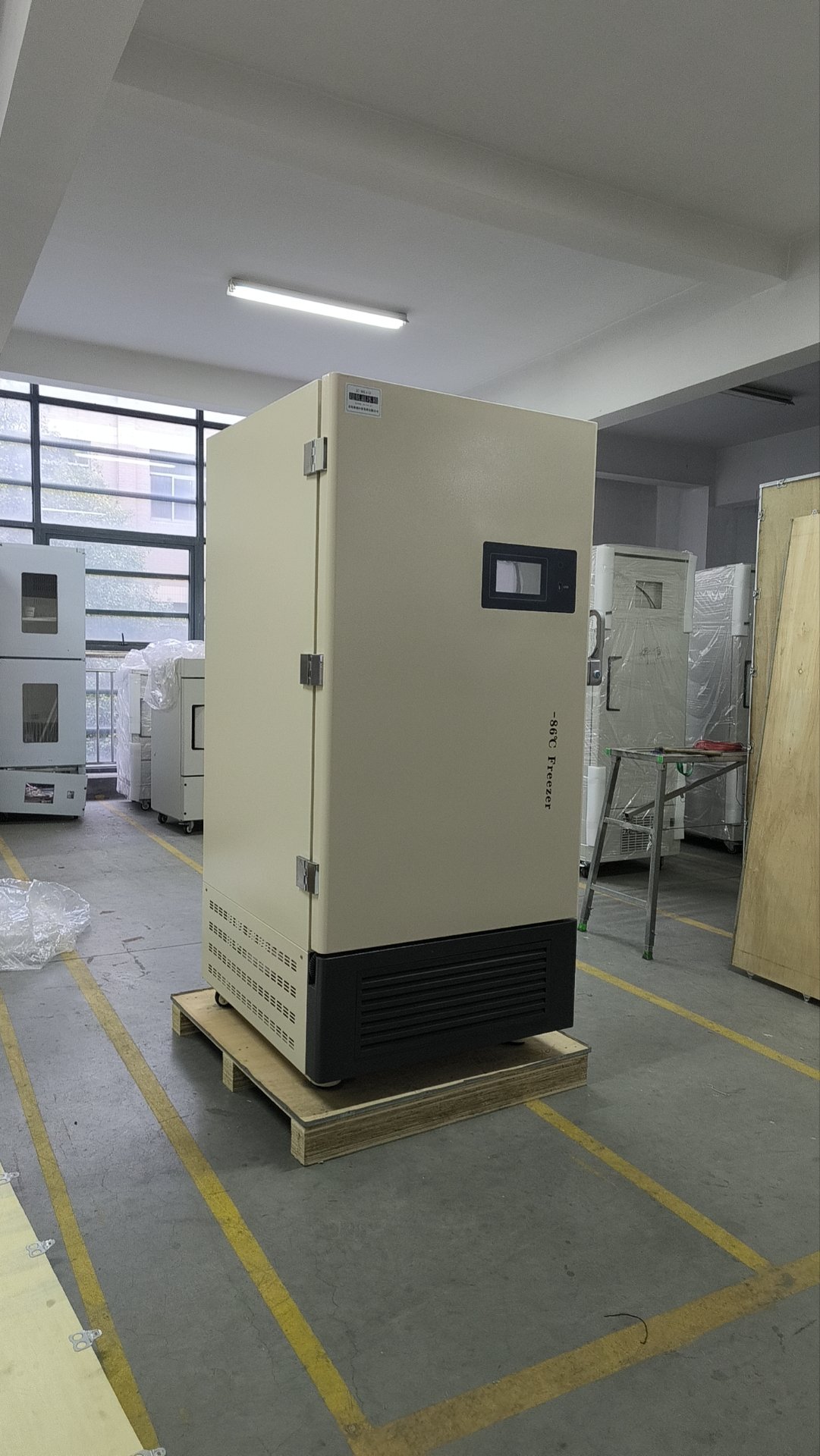 Ultra-low Temperature Freezer